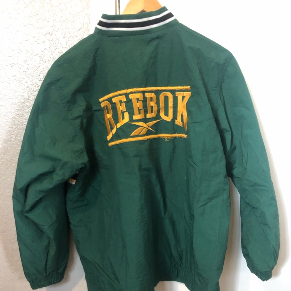 Reebok half-zip windbreaker WITH POCKETS ☘️